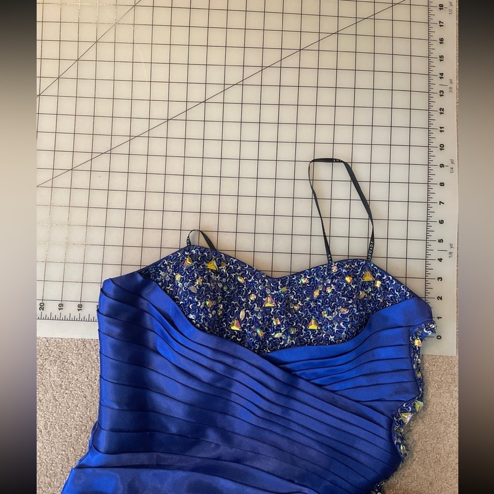 Prom dress - Picture 5 of 6